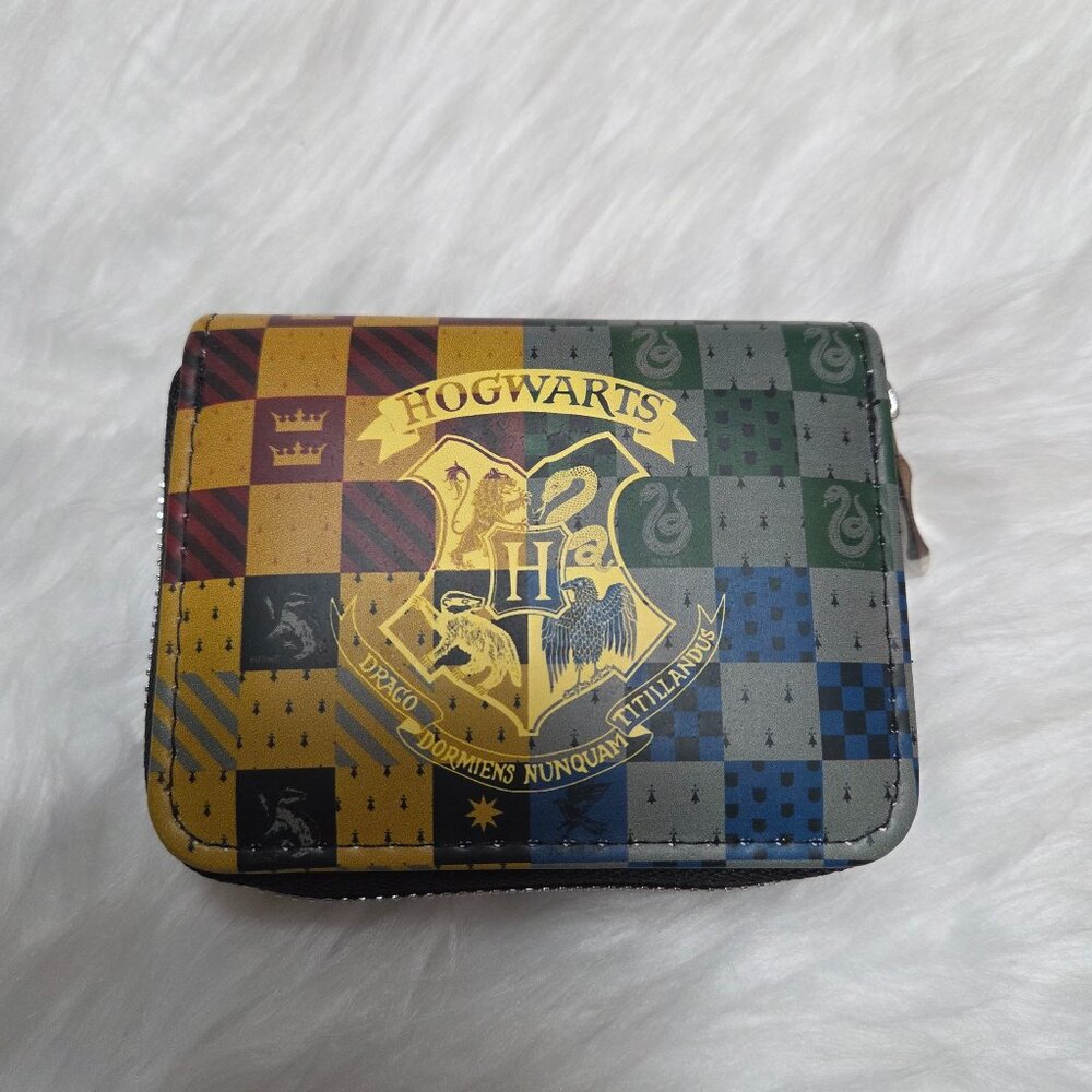 Harry Potter Ziparound Card Wallet - Picture 2 of 5